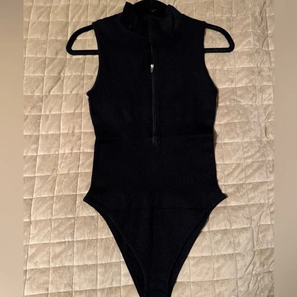 ๐๐๐๐ OQQ Medium Black Ribbed Half Zip Sleeveless ๐๐จ๐๐ฒ๐ฌ๐ฎ๐ข๐ญ - Picture 1 of 6